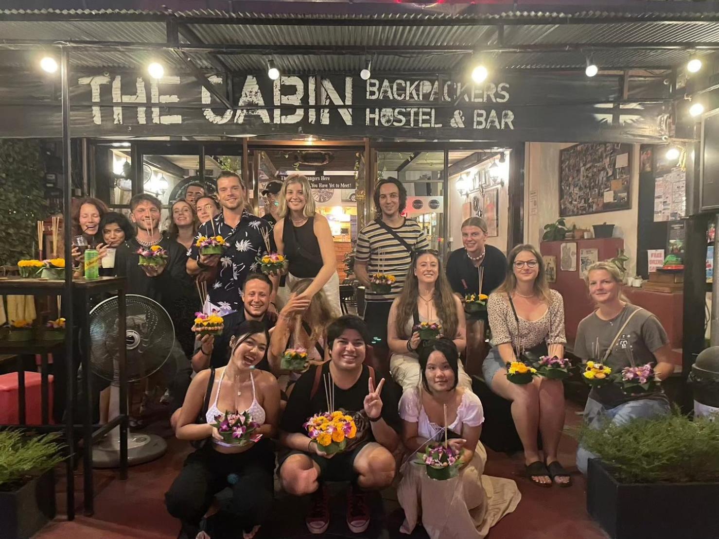 The Cabin Backpackers Hostel & Bar Τσιάνγκ Μάι Εξωτερικό φωτογραφία