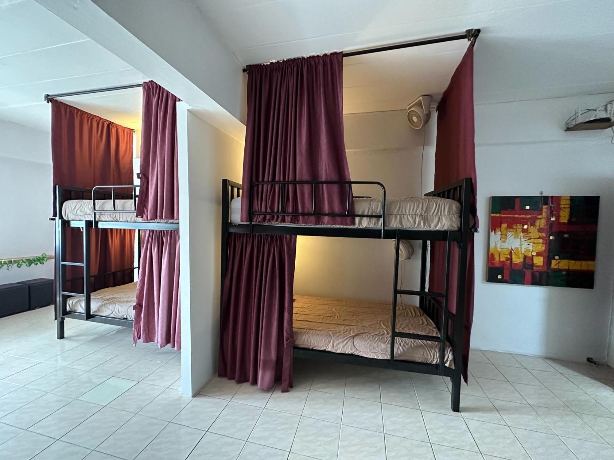 The Cabin Backpackers Hostel & Bar Τσιάνγκ Μάι Εξωτερικό φωτογραφία
