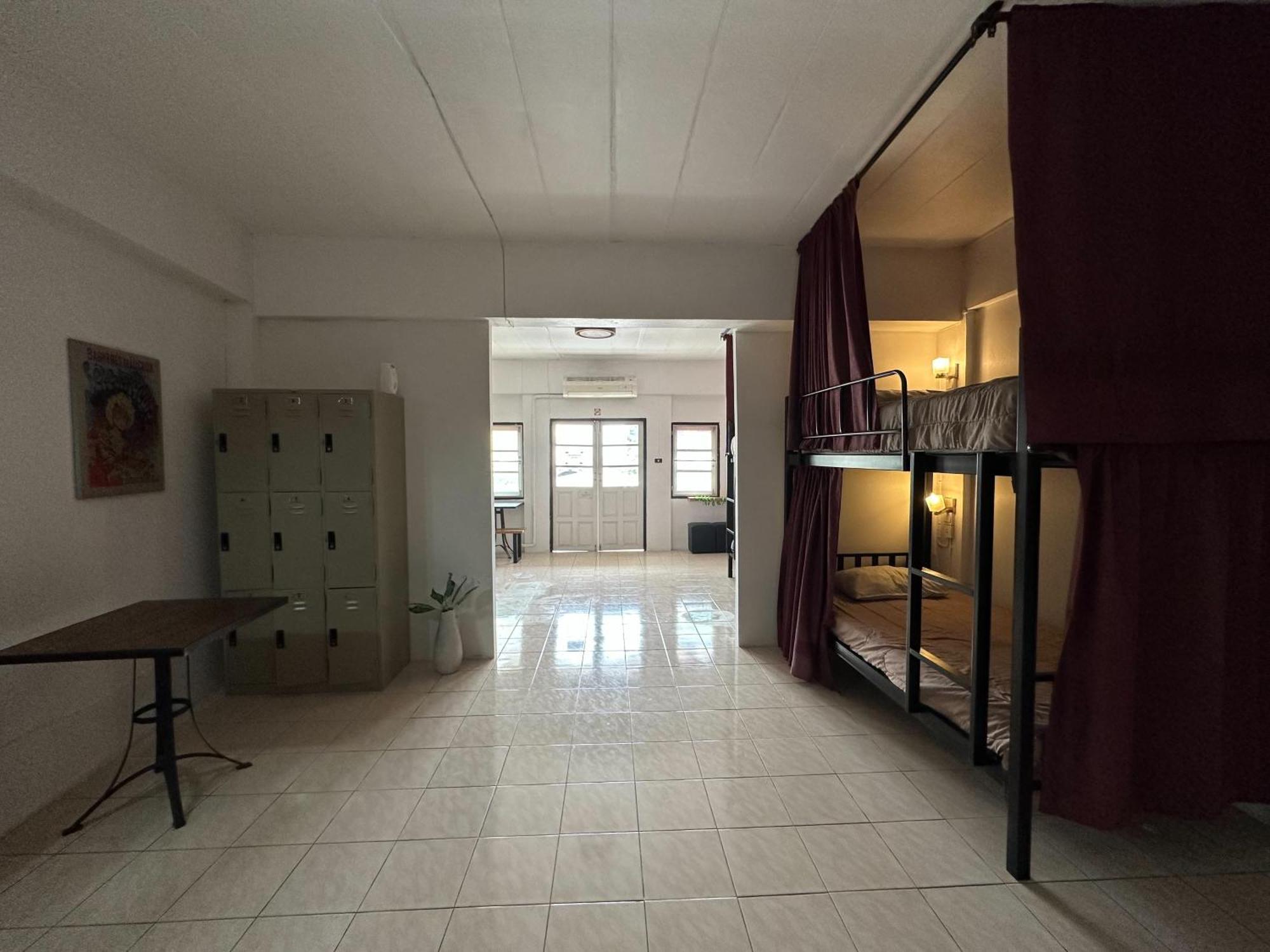 The Cabin Backpackers Hostel & Bar Τσιάνγκ Μάι Εξωτερικό φωτογραφία