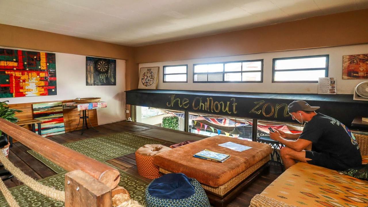 The Cabin Backpackers Hostel & Bar Τσιάνγκ Μάι Εξωτερικό φωτογραφία