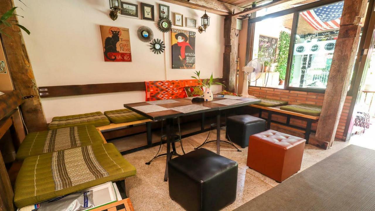 The Cabin Backpackers Hostel & Bar Τσιάνγκ Μάι Εξωτερικό φωτογραφία